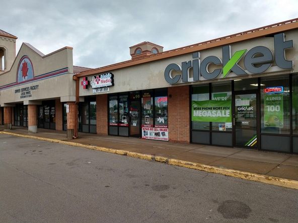 STERLING BAZAAR: 3311 N Sterling Ave, Peoria, IL 61604